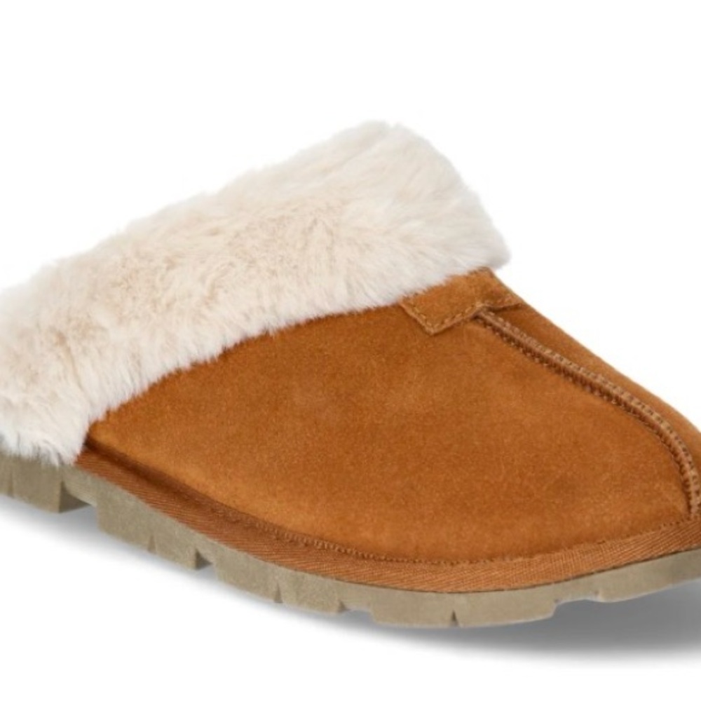 Women's Cozy Tan Suede Slippers with Cream Lining - Picture 2 of 3
